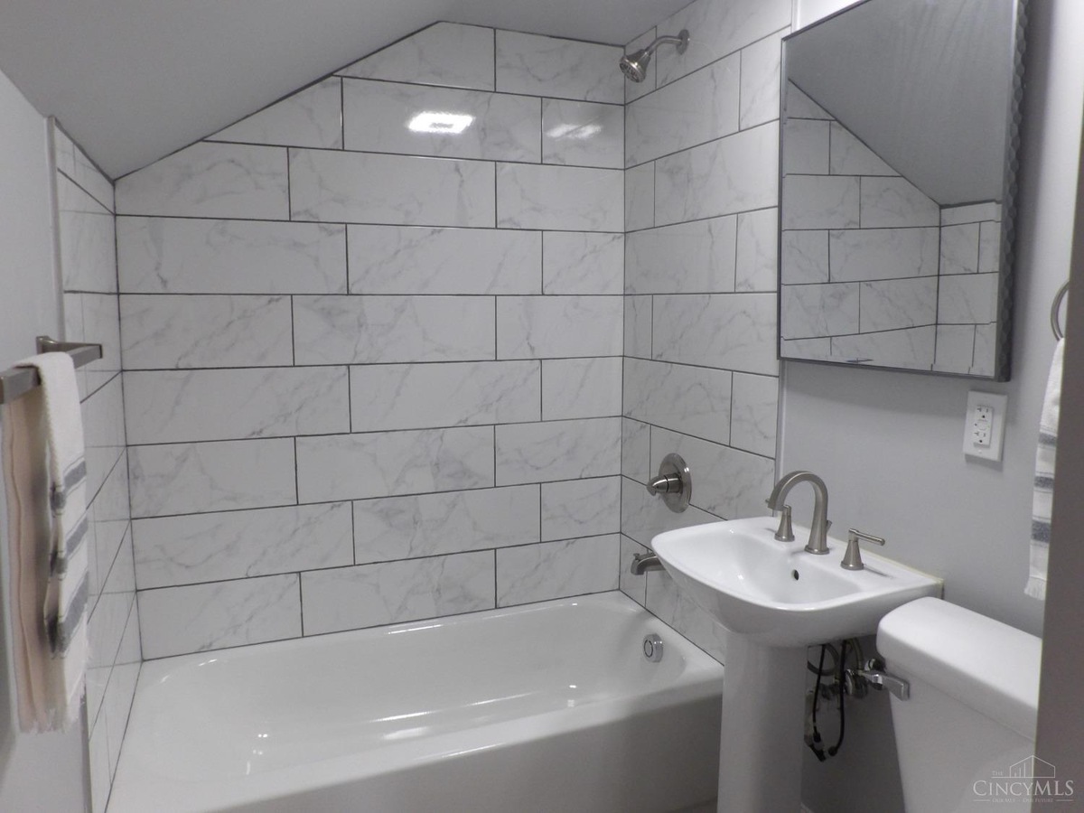 4638-sycamore-rd-cincinnati-oh-28
